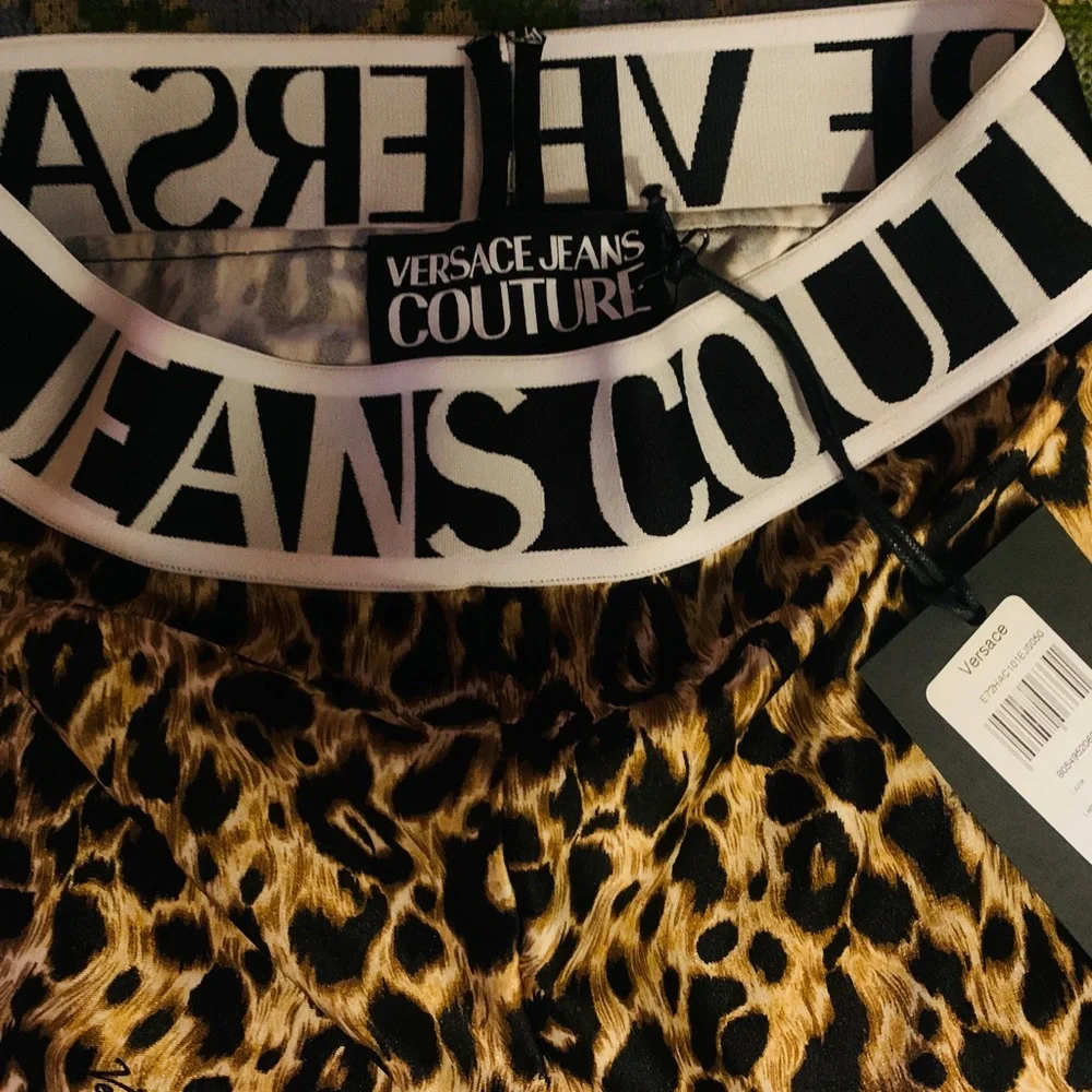 Versace Jeans Couture NWTs leopard leggings size 38 womens - Picture 3 of 12
